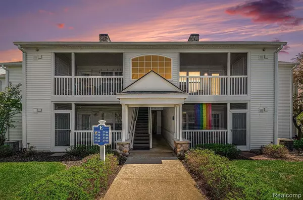 Ann Arbor, MI 48105 9287,2748 S KNIGHTSBRIDGE Circle