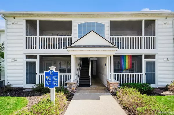 Ann Arbor, MI 48105 9287,2748 S KNIGHTSBRIDGE Circle