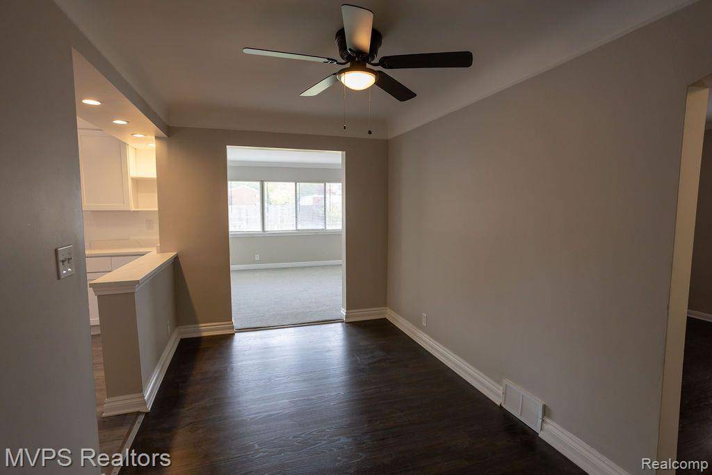 Harper Woods, MI 48225 1814,20914 WOODMONT Street