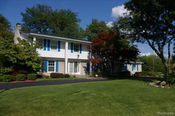 5819 RAVEN Road, Bloomfield Hills, MI 48301 1053