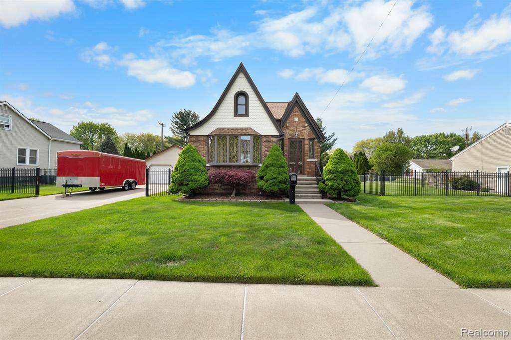 Mount Clemens, MI 48043 6517,1470 WELLESLEY Drive
