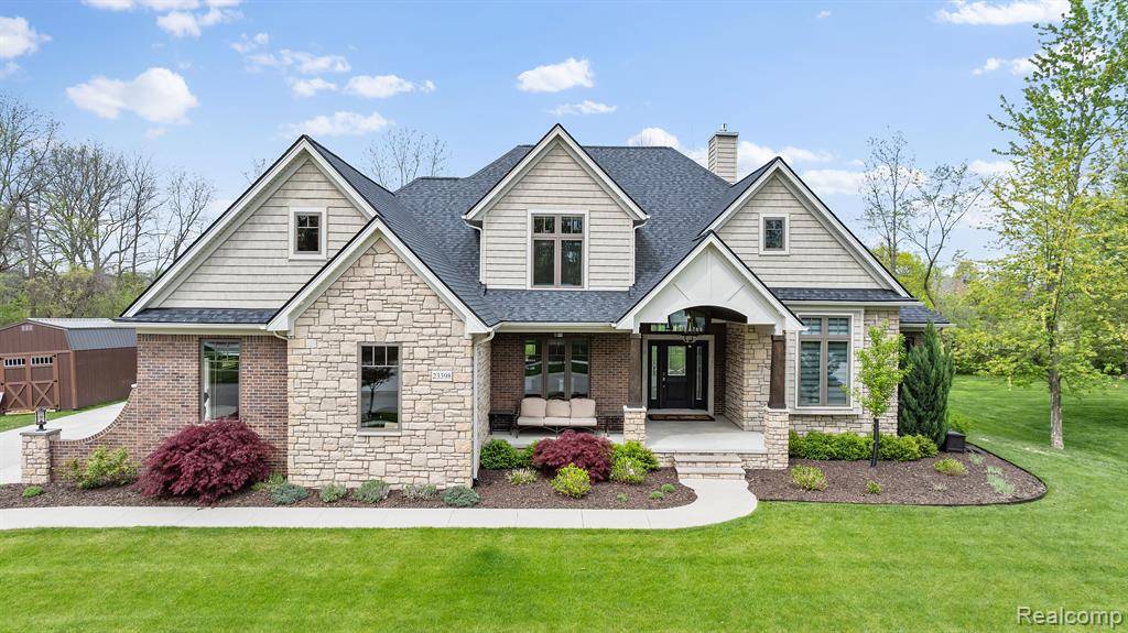 Grosse Ile, MI 48138 2249,23398 Golfview Drive