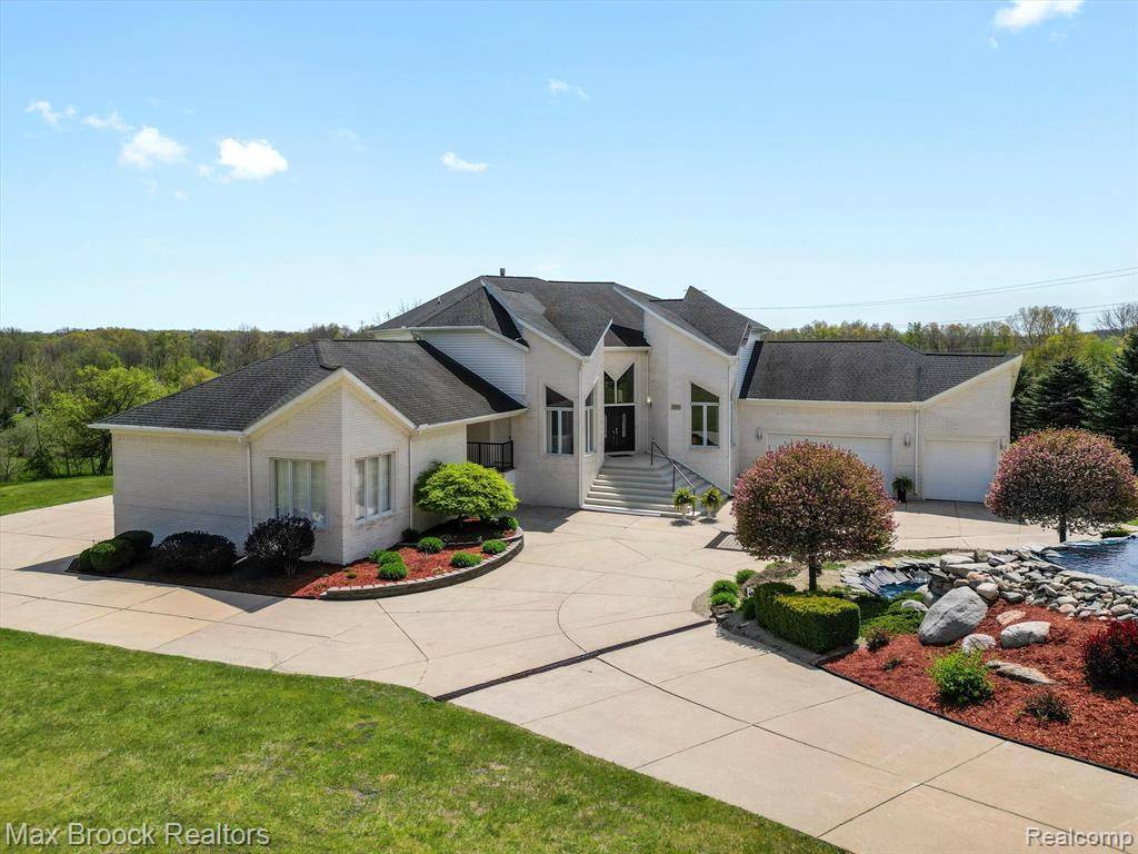 Leonard, MI 48367 4054,906 YULE Road