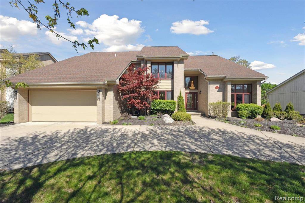 West Bloomfield, MI 48322 3353,7039 Timberview Trail