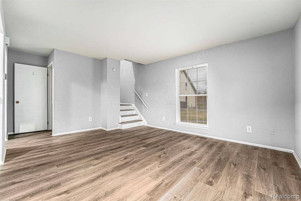 Sterling Heights, MI 48312 3632,35389B TALL OAKS Drive