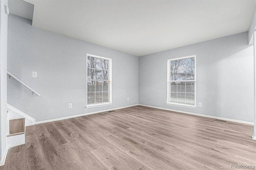 Sterling Heights, MI 48312 3632,35389B TALL OAKS Drive