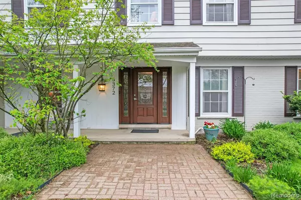 Bloomfield Hills, MI 48302,5372 Forest Way