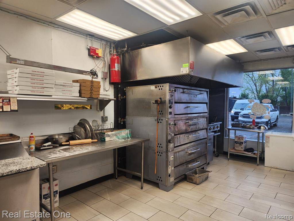 Clinton Township, MI 48036 2314,37237 S GROESBECK