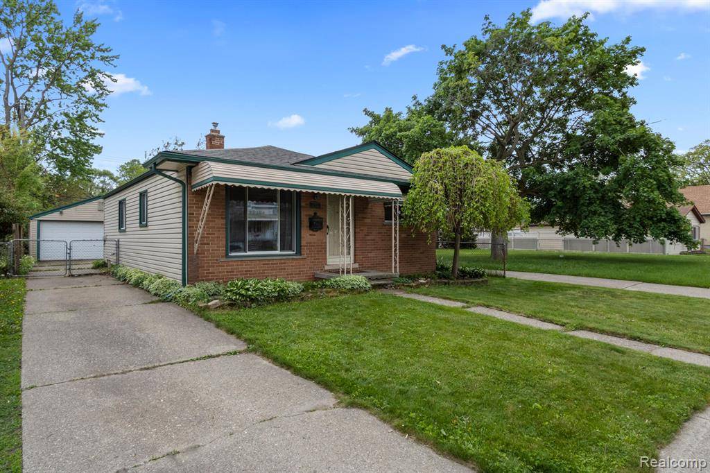 Hazel Park, MI 48030 2153,1236 E HARRY Avenue