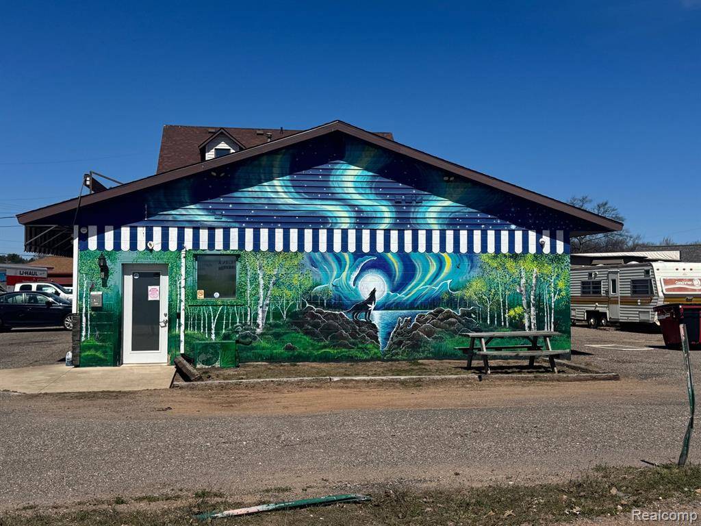 Marquette, MI 49855,300 M-553