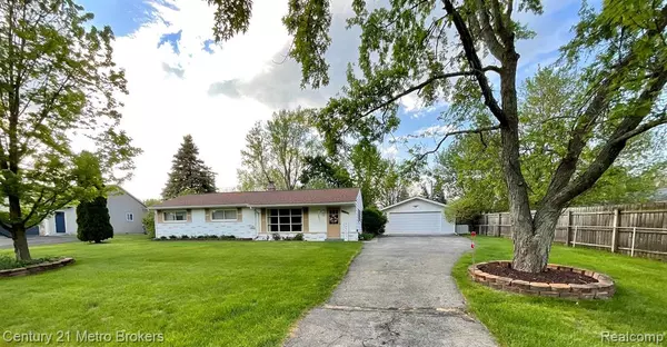 Clarkston, MI 48346 3237,5817 EVEREST Drive