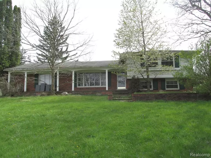 1261 BRAUER Road, Oxford, MI 48371 1023