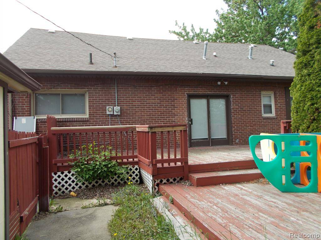 Roseville, MI 48066 4325,16705 MARTIN Road