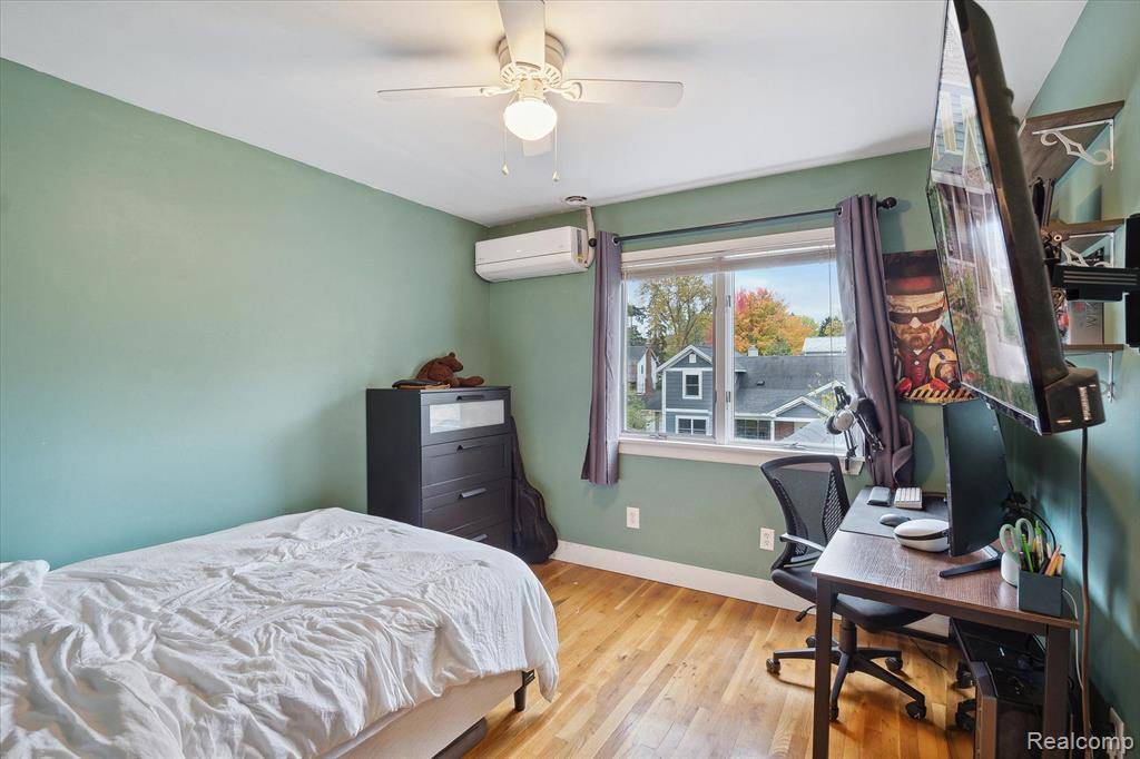 Ann Arbor, MI 48103 4121,1812 ORCHARD Street