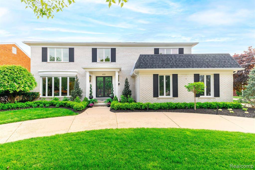 655 CANTERBURY Road, Grosse Pointe Woods, MI 48236 1282