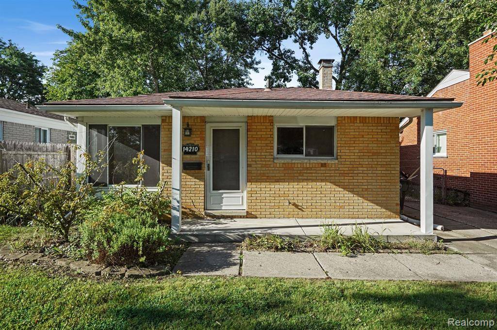14210 MANHATTAN Street, Oak Park, MI 48237 1170