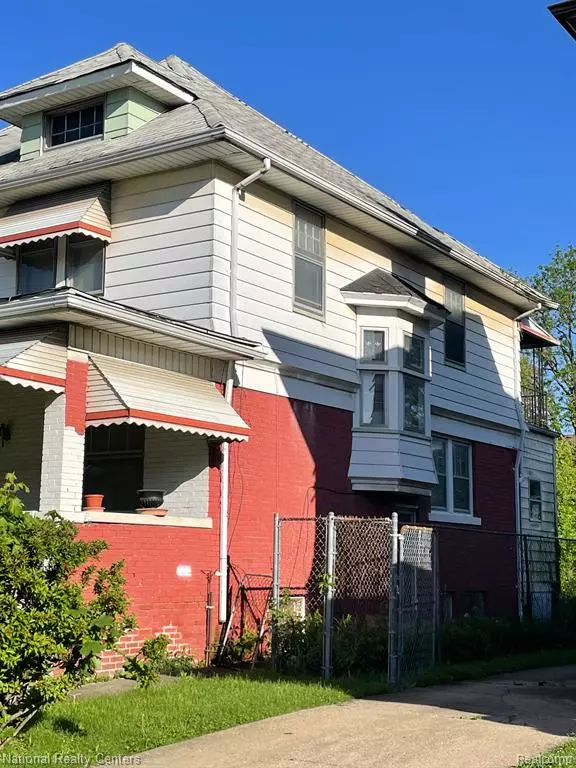 35 CONNECTICUT Street, Highland Park, MI 48203 3552