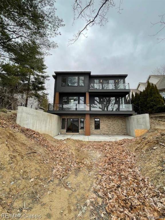 815 N Milford Road, Milford, MI 48381