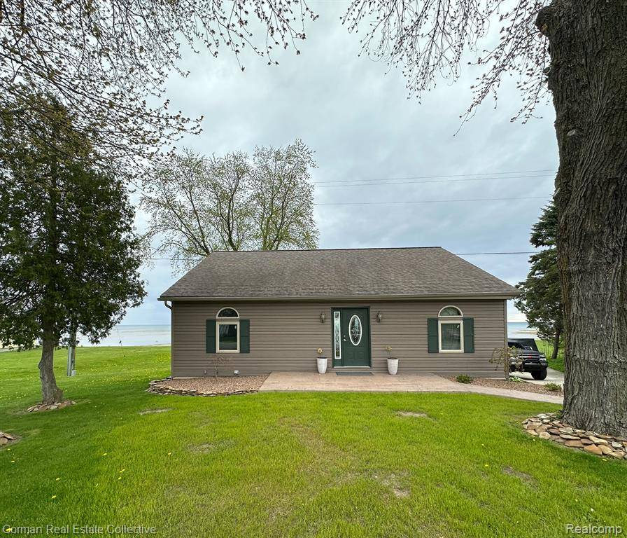 Harbor Beach, MI 48441 9318,1042 LAKESHORE Road