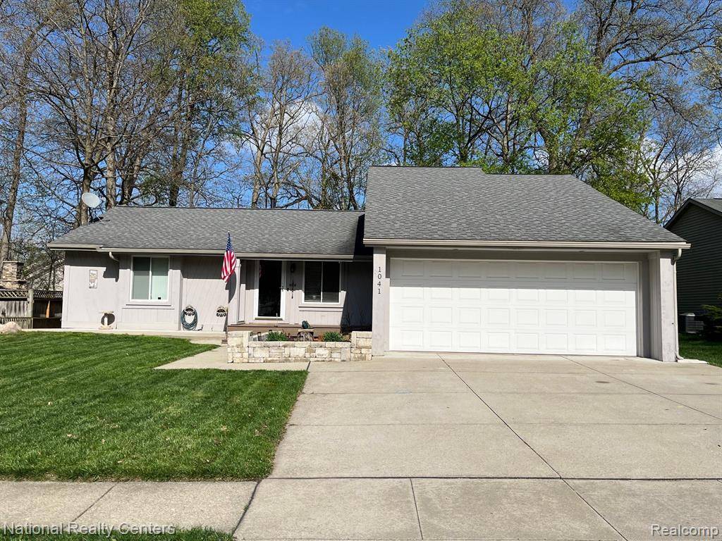 1041 FAIRWAY TRAILS Drive, Brighton, MI 48116 1767