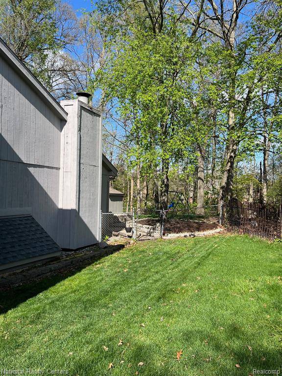 Brighton, MI 48116 1767,1041 FAIRWAY TRAILS Drive