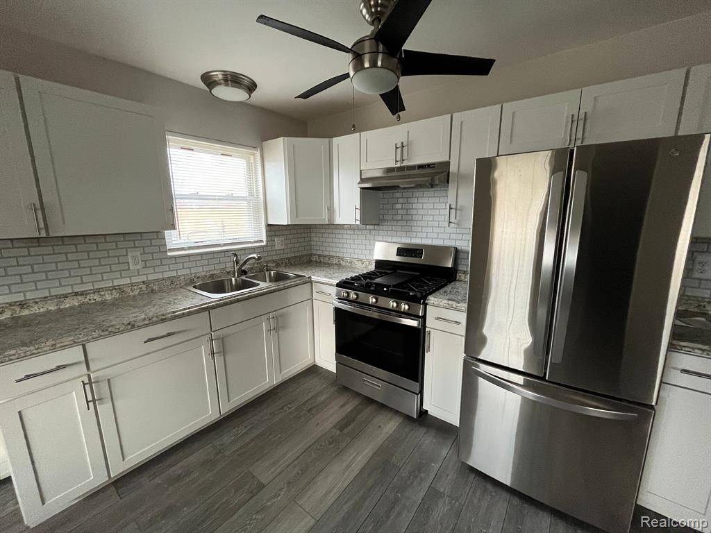 Warren, MI 48089 4923,20882 HELLE Avenue