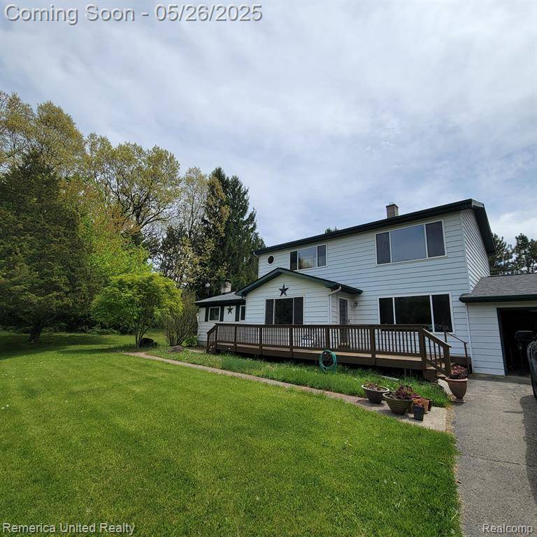 400 E SCHAFER Road, Pinckney, MI 48169 8636