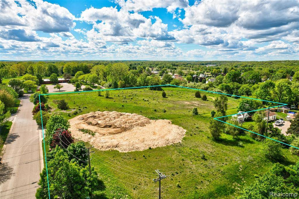 Davisburg, MI 48350,12800 Fountain Square