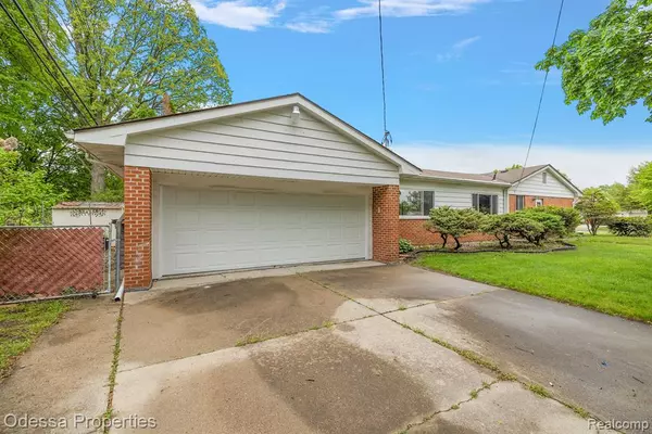 Livonia, MI 48152 1516,32038 PEMBROKE Street