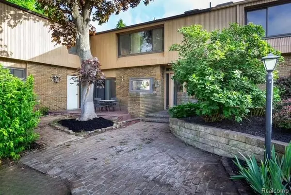 Milford, MI 48380 3083,4554 MYSTIC HILLS Circle