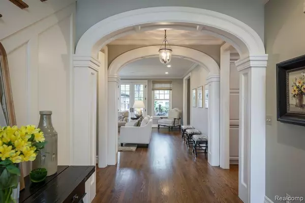 Birmingham, MI 48009 1276,316 Chesterfield Avenue