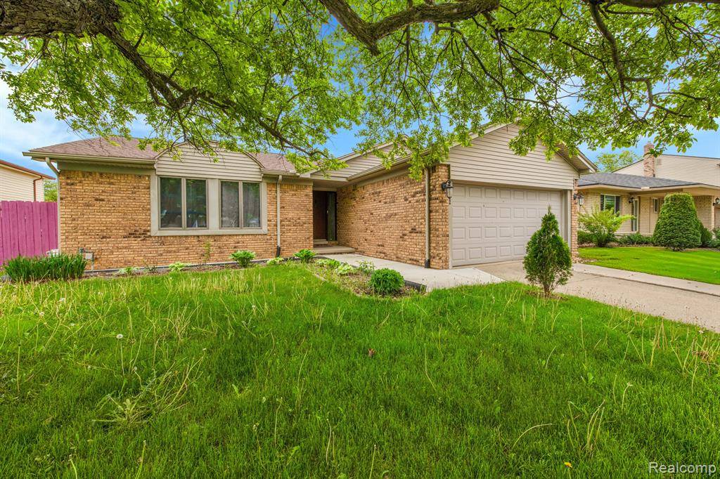 Sterling Heights, MI 48310 3060,38342 SLEIGH Drive