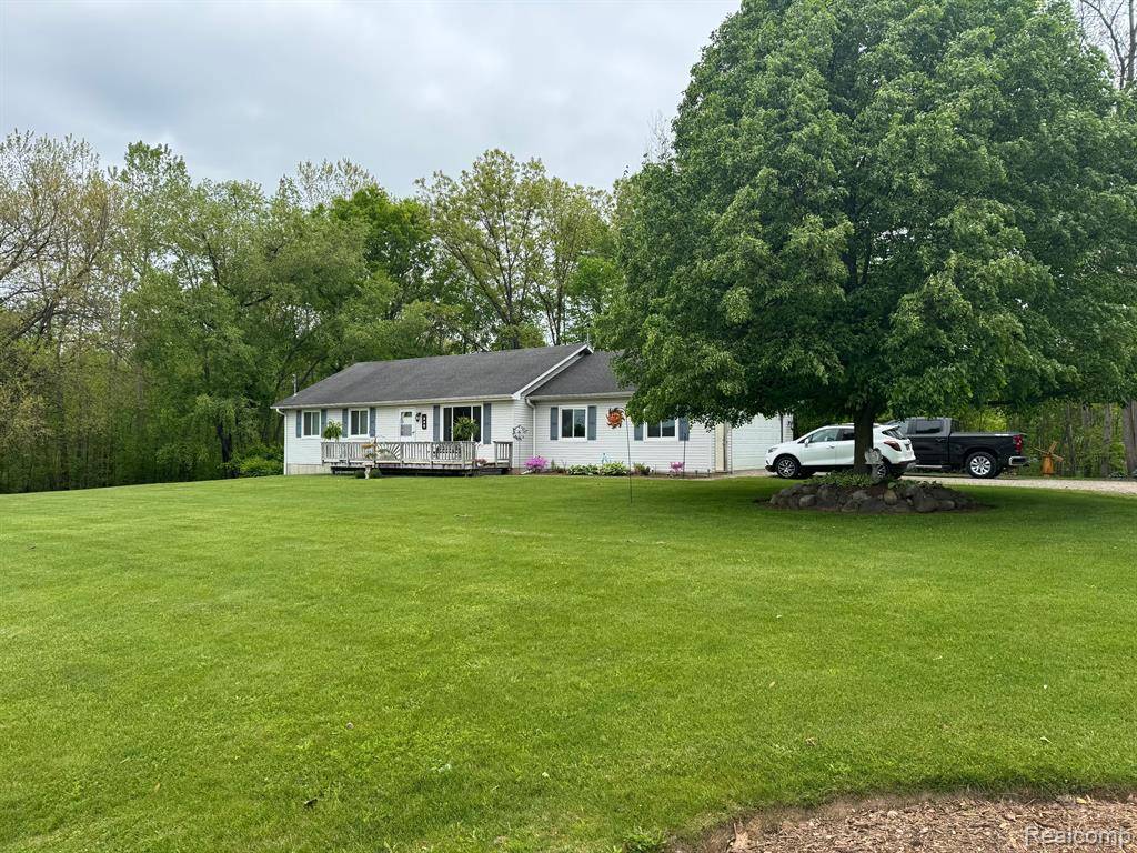 Holly, MI 48442 1843,886 E ROSE Street