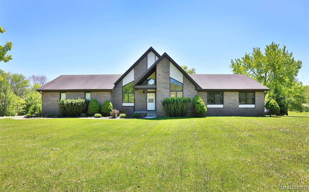 53201 MARANATHA Lane, Wixom, MI 48393 2197