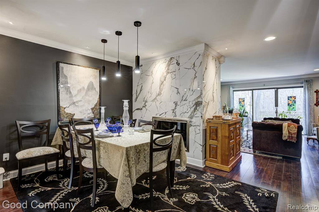 Bloomfield Hills, MI 48304 1560,1470 TIMBERVIEW Trail