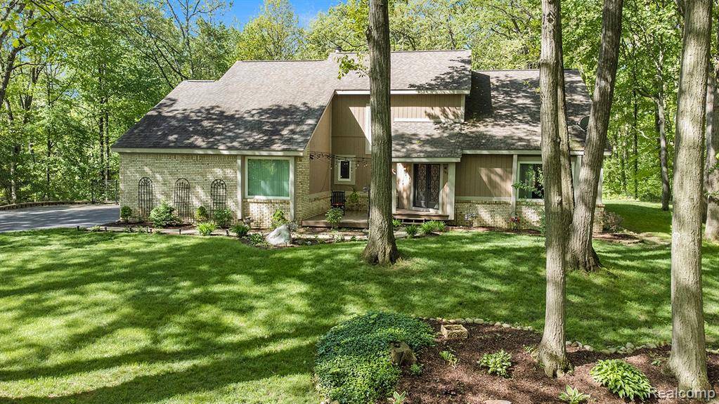 185 AUDUBON Drive, White Lake, MI 48383 1705