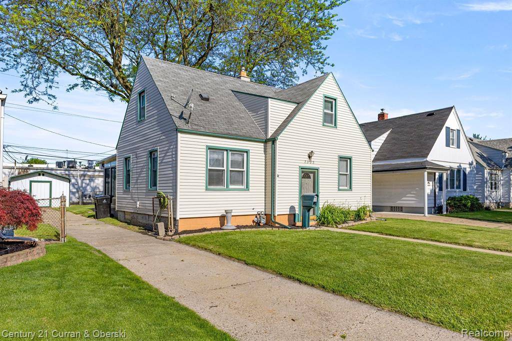 Wyandotte, MI 48192 6015,3388 23RD Street