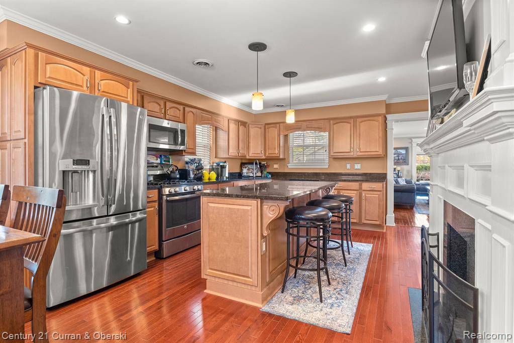 Dearborn, MI 48128 1815,22532 MARLBORO Street