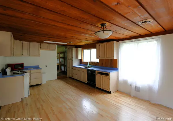 Burton, MI 48509 2365,6259 MERCURY Avenue