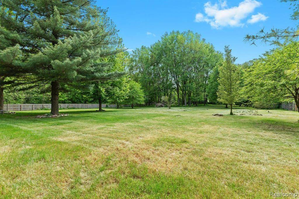 Chesterfield, MI 48051 1950,52851 FAIRCHILD Road