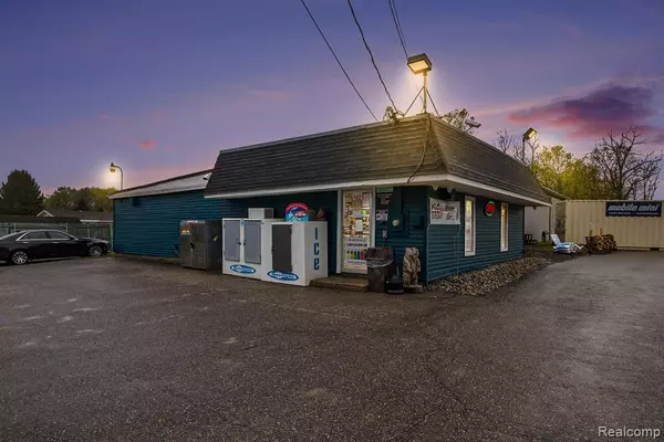 7150 BENNETT LAKE Road, Fenton, MI 48430 9087