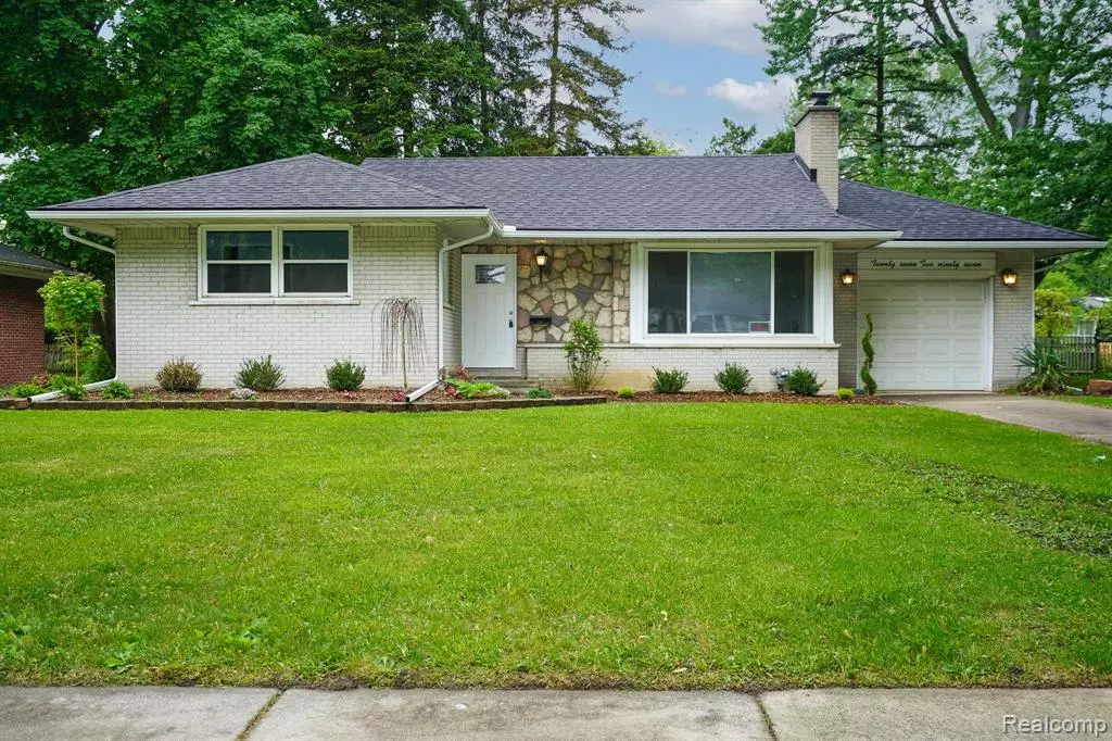 Southfield, MI 48076 3526,27297 LEXINGTON Parkway
