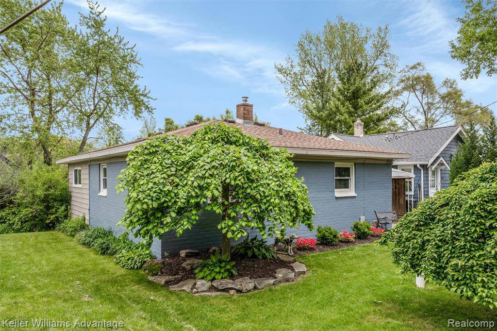 Lake Orion, MI 48362 3742,1471 Paul Boulevard