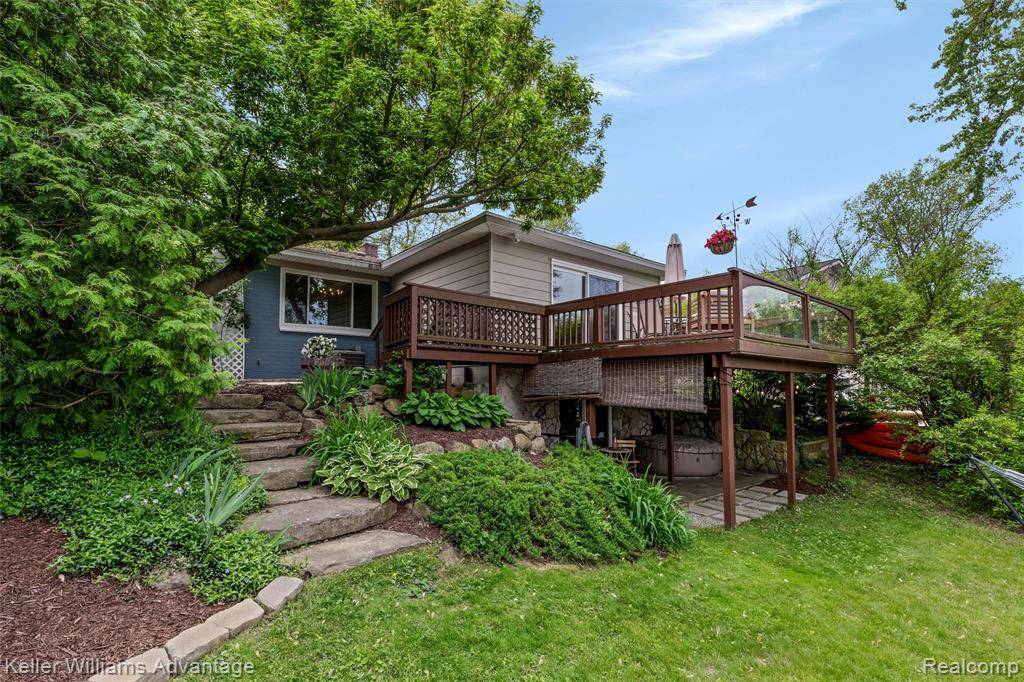 Lake Orion, MI 48362 3742,1471 Paul Boulevard