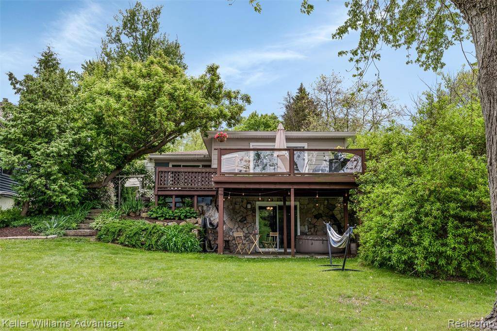 Lake Orion, MI 48362 3742,1471 Paul Boulevard