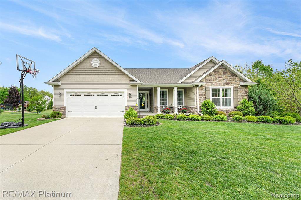 5956 Kerri Ln, Howell, MI 48855 8372