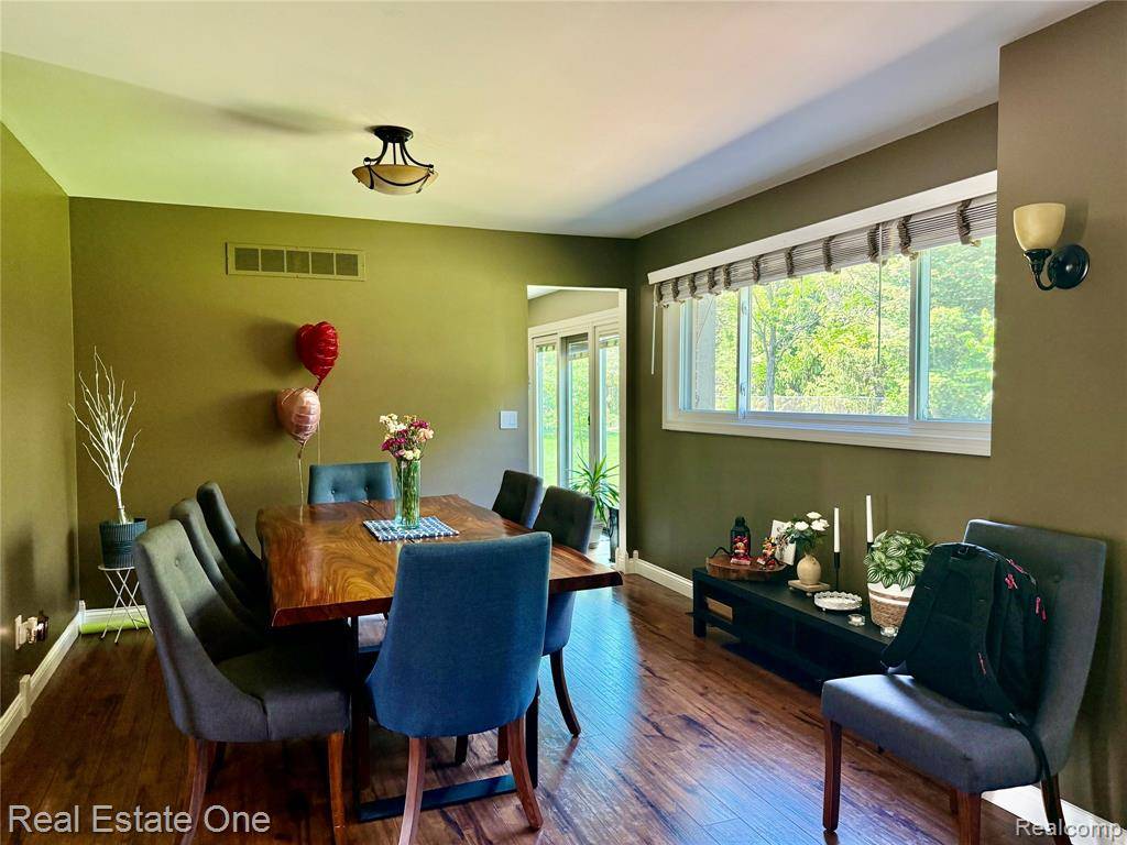 Rochester Hills, MI 48307 5238,3328 PRIMROSE Drive