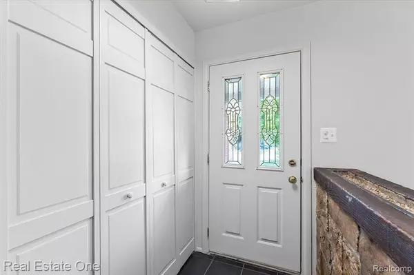 Allen Park, MI 48101 3114,16917 CICOTTE Avenue