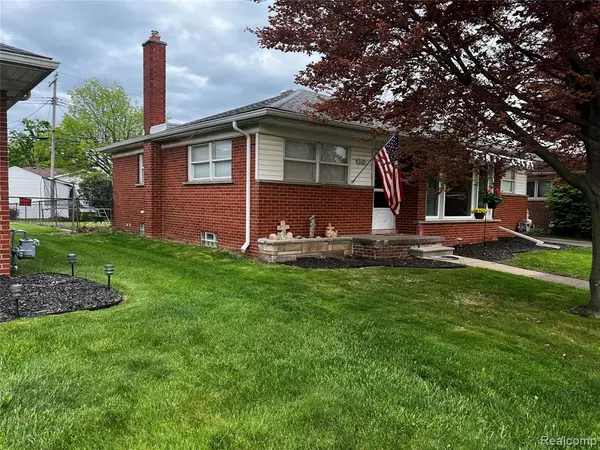 Trenton, MI 48183 3528,3125 Syckelmoore Street
