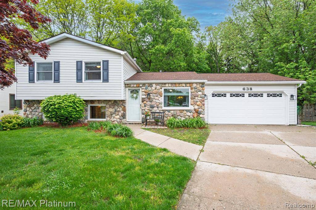 638 GLENWYTH Road, Brighton, MI 48116 1769